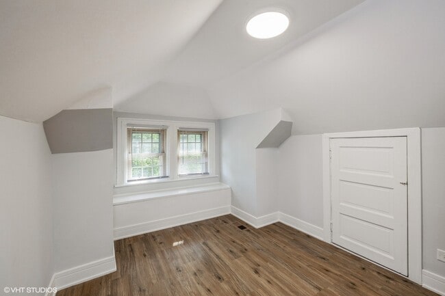 Building Photo - 5348 S Merrimac Ave