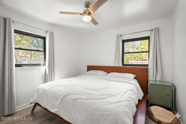 Building Photo - 3506 Claridge Rd E