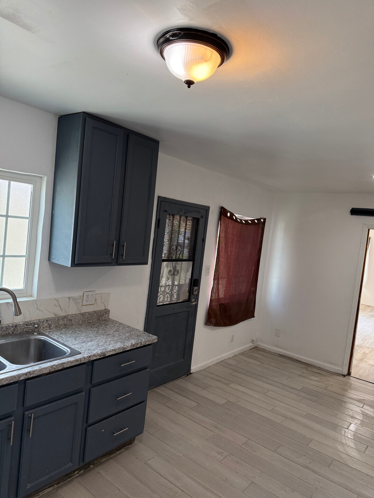 Kitchen - 115 W Johnson St