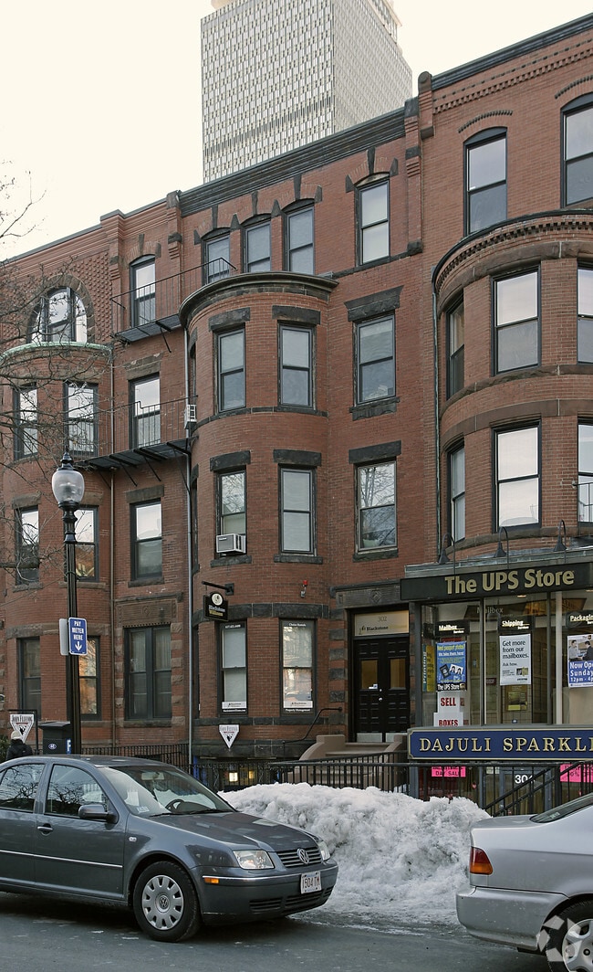 Building Photo - 302 Newbury St