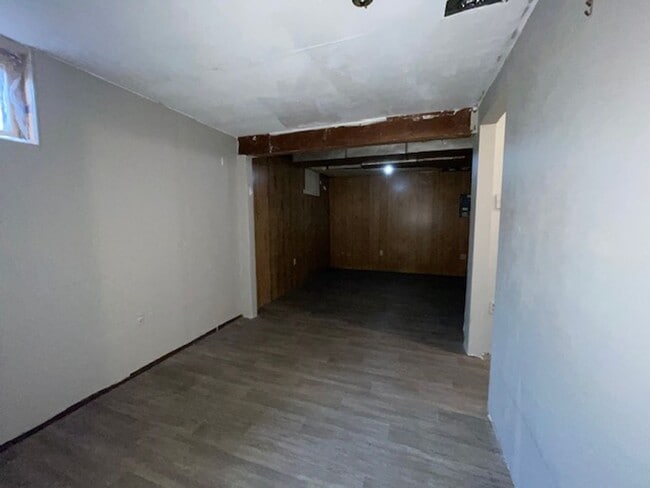 Building Photo - For Rent: Cozy 2 Bedroom, 1 Bath Home with a Beautiful Backyard