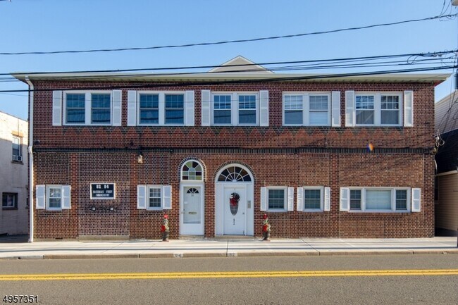 Building Photo - 82 Hackensack St