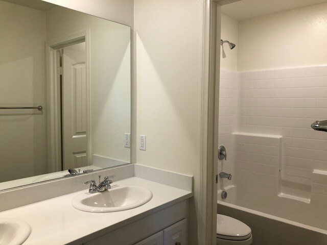 Building Photo - Like New- Home In Menifee!!!