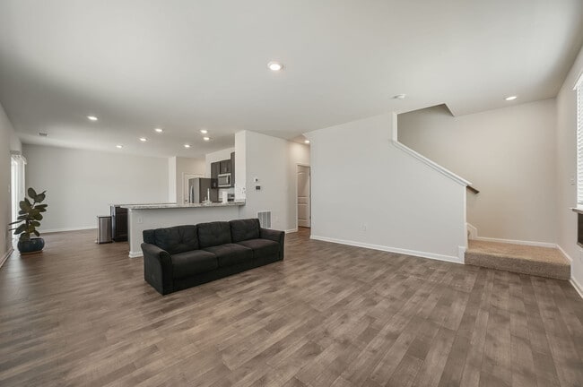 Building Photo - 387 Mardella Dr