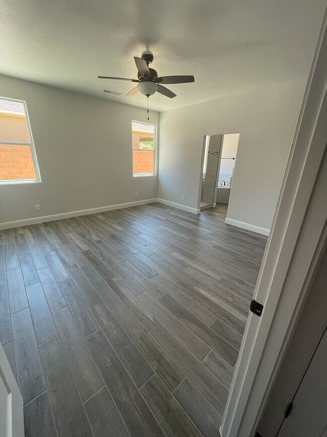 Building Photo - 2446 S 630 W