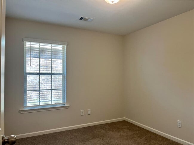 Building Photo - 127 Dawson's Ml Dr