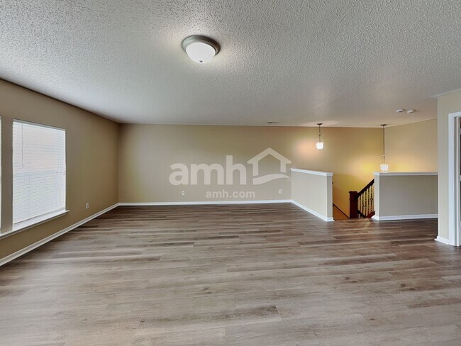Building Photo - 10709 McClain Dr