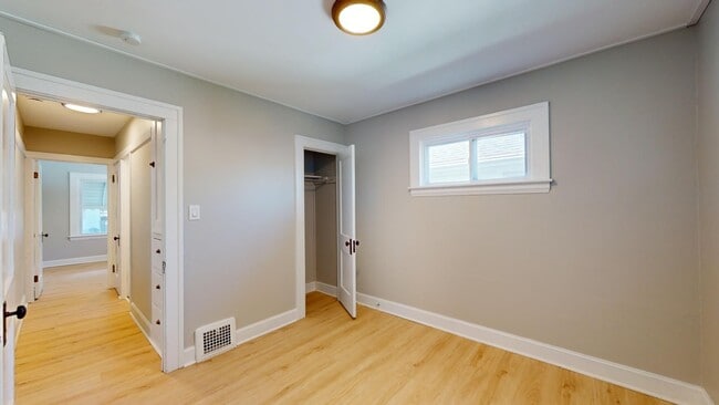 Building Photo - For August Move-In - West Blvd Area - 2 Bedroom Single Family Home