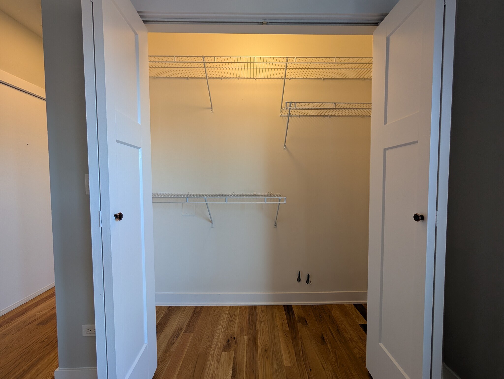 Building Photo - 2203 W Eastwood Ave