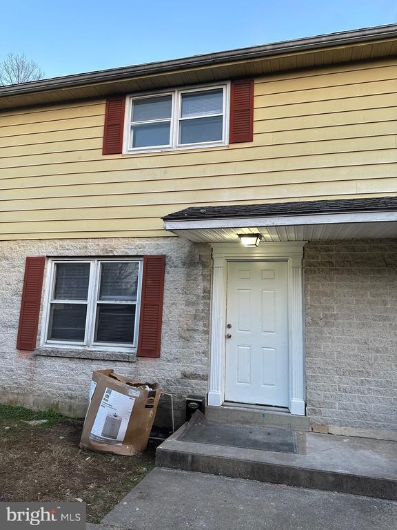 Building Photo - 203 E Penn Ave