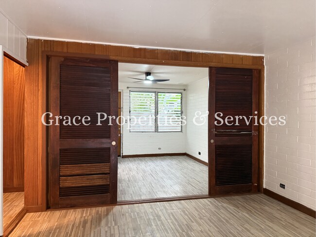 Building Photo - 0022ANG