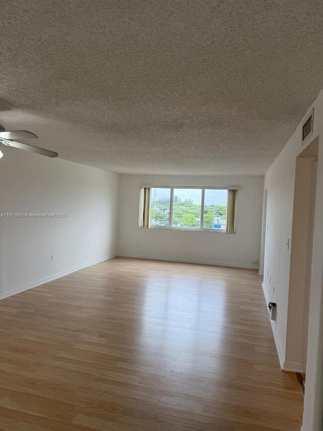 Building Photo - 7010 NW 186th St