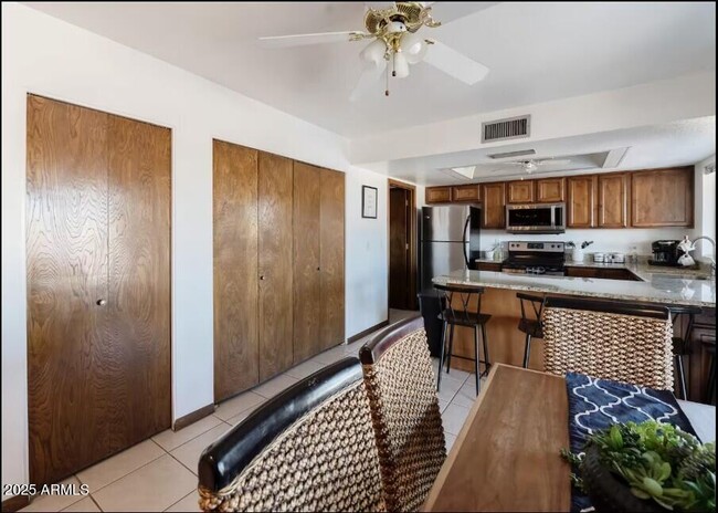 Building Photo - 527 N 161st Ave
