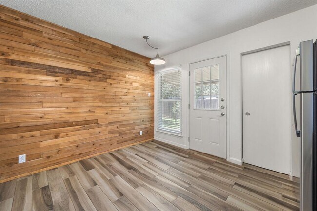 Building Photo - 9618 Sugar Hill Dr