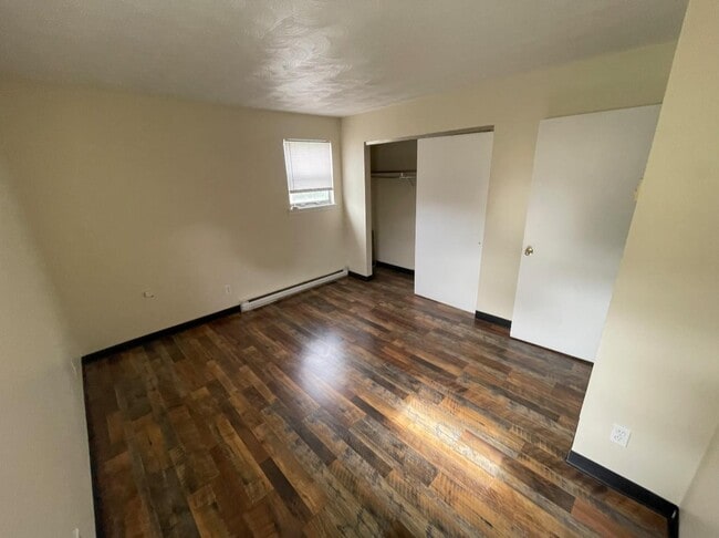 Building Photo - 6465 Frazeysburg Rd