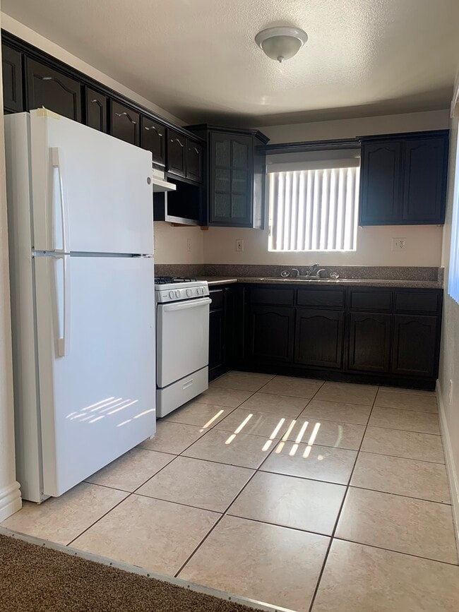 Building Photo - 139 E 82nd Pl