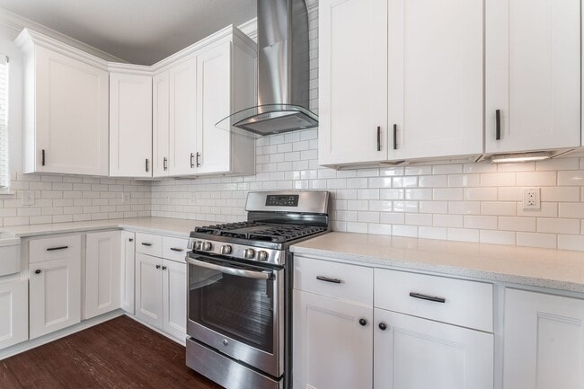 Building Photo - Modern 3-Bedroom Home with Open Layout in ...
