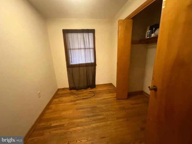 Building Photo - 404 S Coldbrook Ave