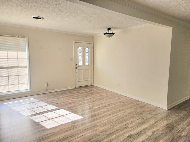 Building Photo - 437 Glade Park Dr