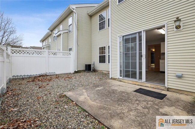 Building Photo - 103 Berkshire Dr