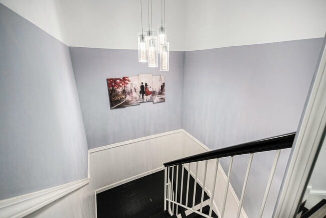 Building Photo - 1921 Williamsburg Dr