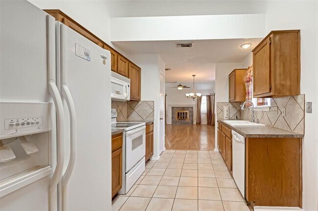 Building Photo - 16822 Rippling Mill Dr