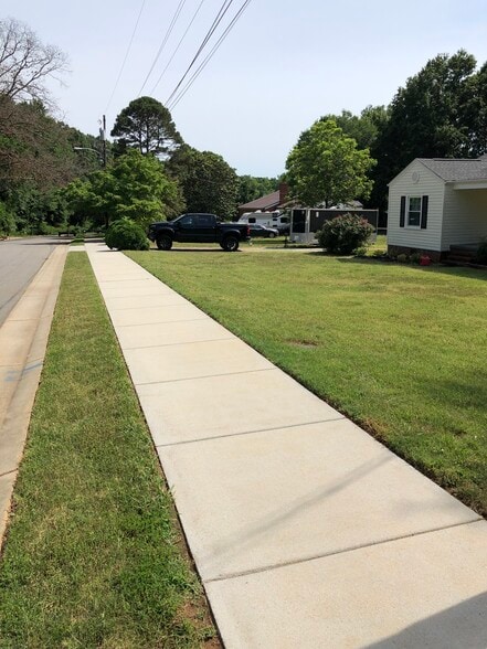 Street View - 415 Ogburn St