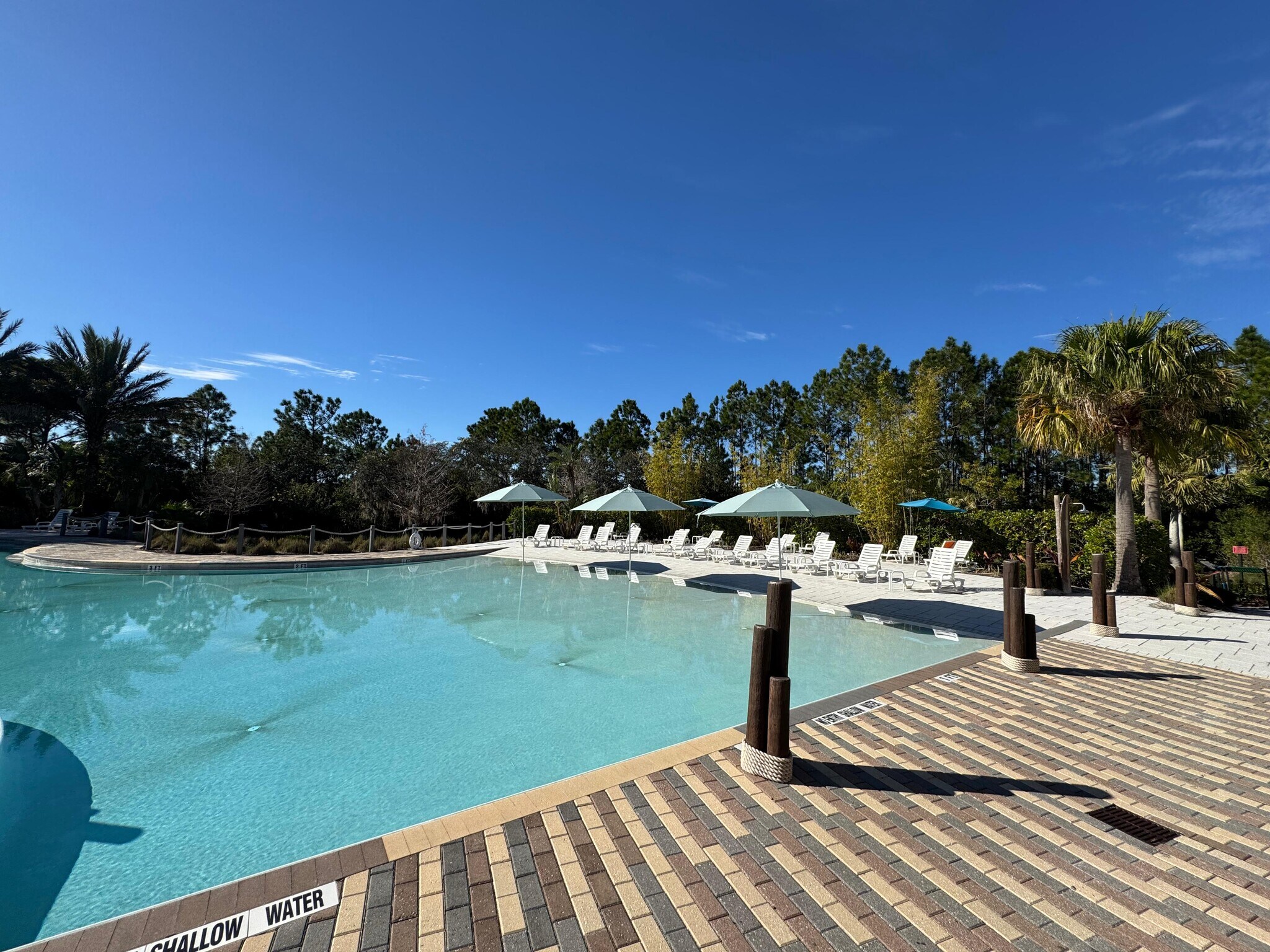 Building Photo - 706 Longboat Dr