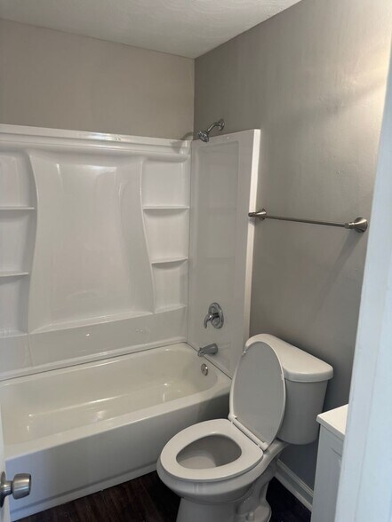 Building Photo - 3575 Millard Rd