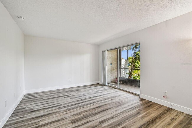Building Photo - 9125 Tudor Dr