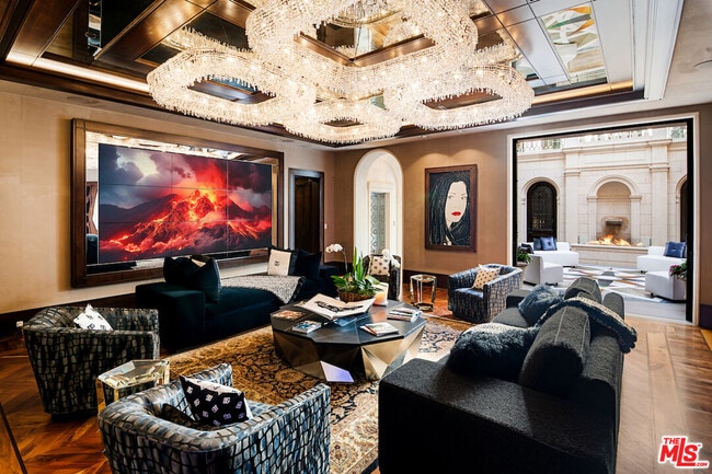 Building Photo - 6 Mystique