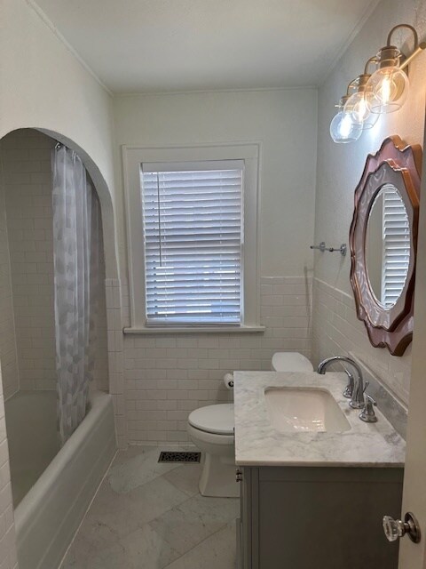 Building Photo - 212 Edgemere Ct