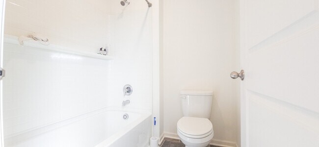 Building Photo - 10438 Morse Pl