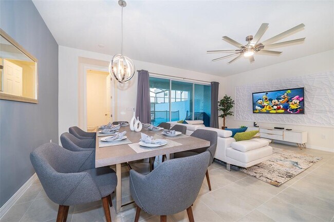 Building Photo - 1808 Tropical Palms Cir