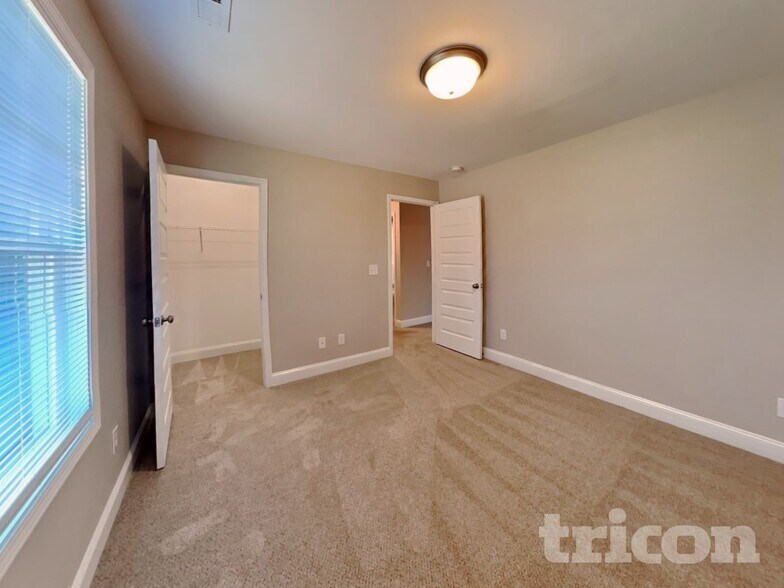 Building Photo - 110 Hunter Fox Trail