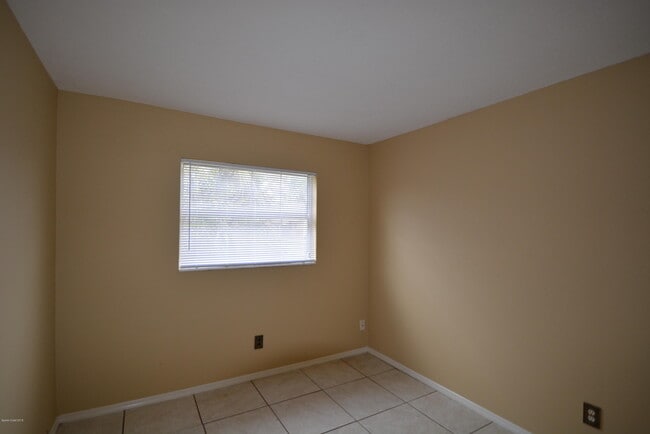 Building Photo - 1317 Baker Dr