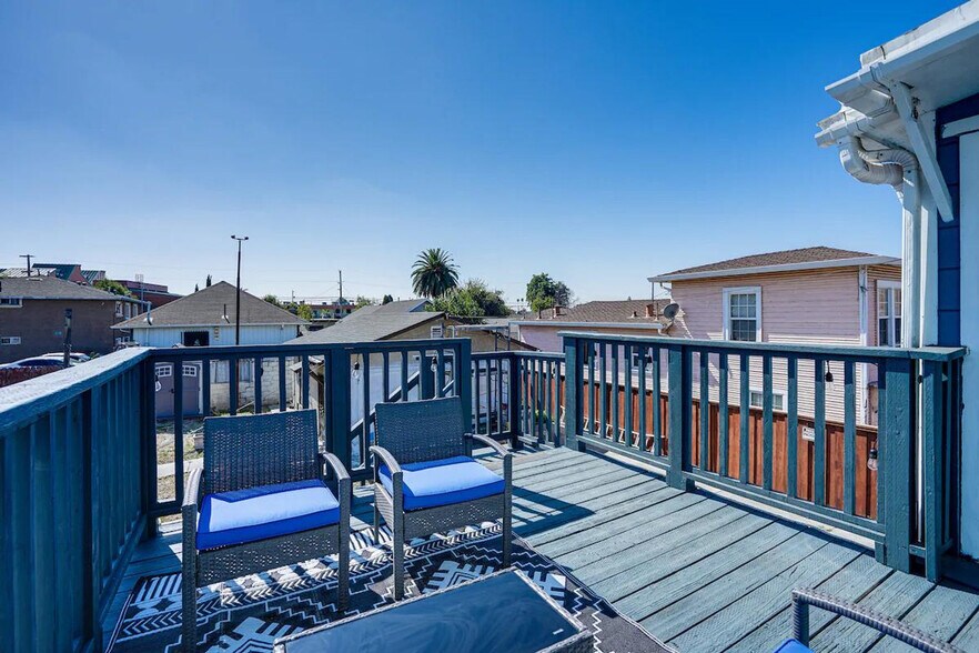 Building Photo - 1216 84th Ave