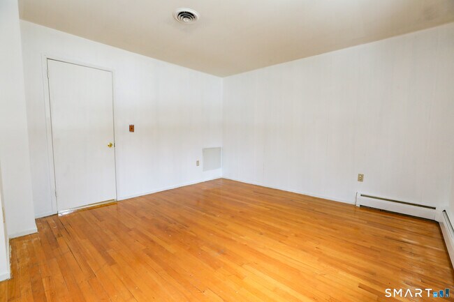 Building Photo - 1 Camelot Dr