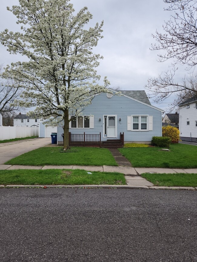 Building Photo - 258 Windermere Blvd