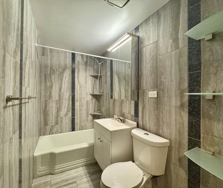 Building Photo - Updated 3 Bedroom 2 Bath Single Family Hom...