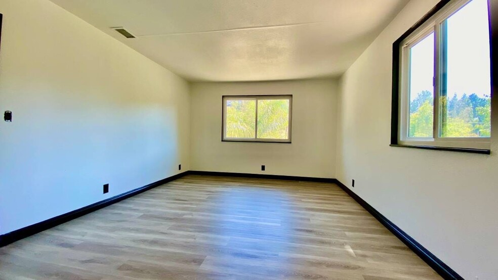 Building Photo - 10522 Brier Ln
