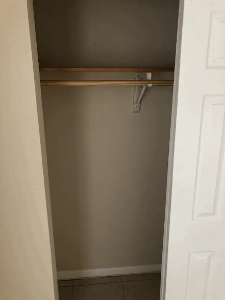 Building Photo - 902 NW 10th St