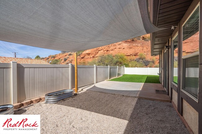 Building Photo - 3 Bedroom Home with Red Rock Views and Community Pool