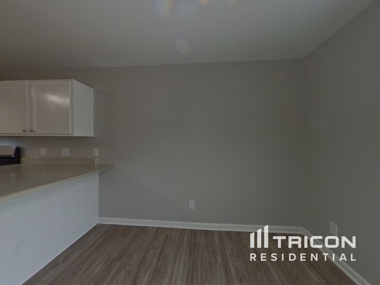 Building Photo - 5411 Peachwood Dr