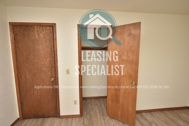 Building Photo - Central Norman 3 Bed 3 Bath PRELEASING FOR FALL 2026 SEMESTER