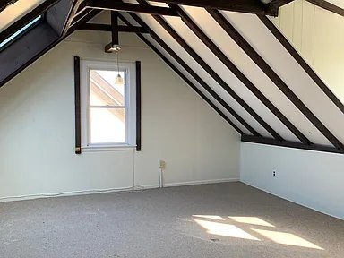 Building Photo - 242 Harvey St