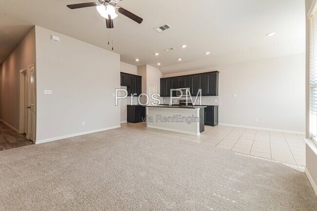 Building Photo - 1120 Salem Dr