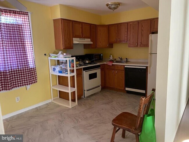 Building Photo - 134 Eaves Mill Rd