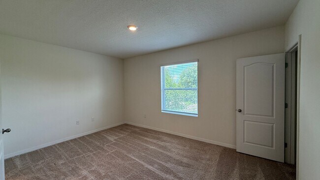 Building Photo - Discover the Charm of Feltrim Reserve! No ...