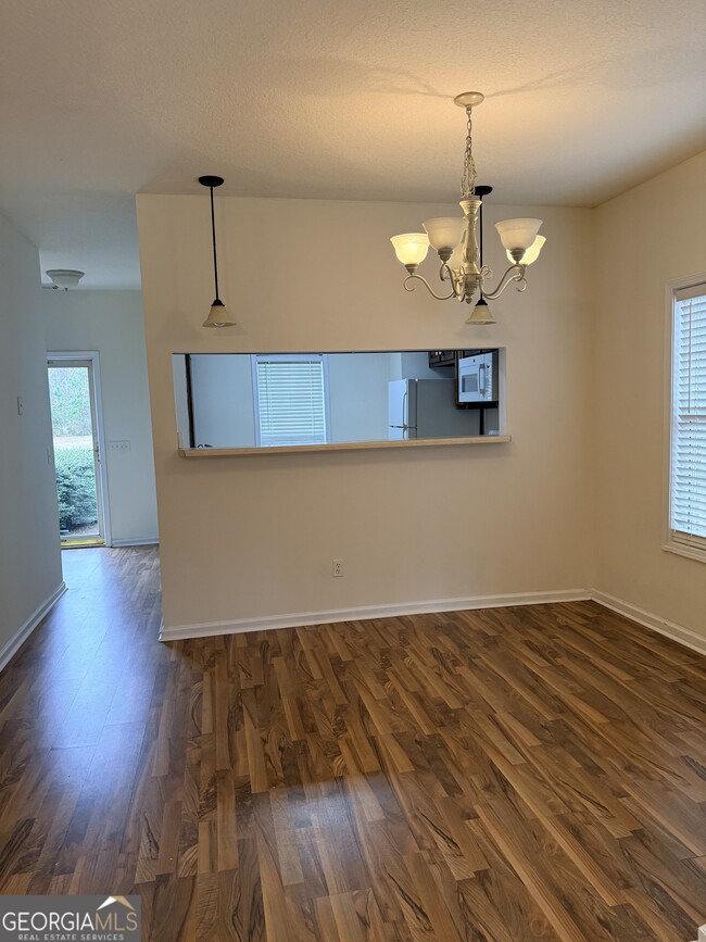 Building Photo - 1114B Southbend Dr